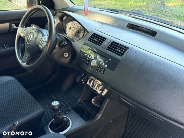 Suzuki Swift 1.3 Sakura - 17