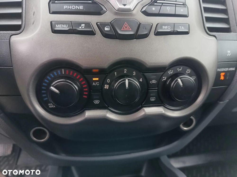 Ford Ranger XLT - 35