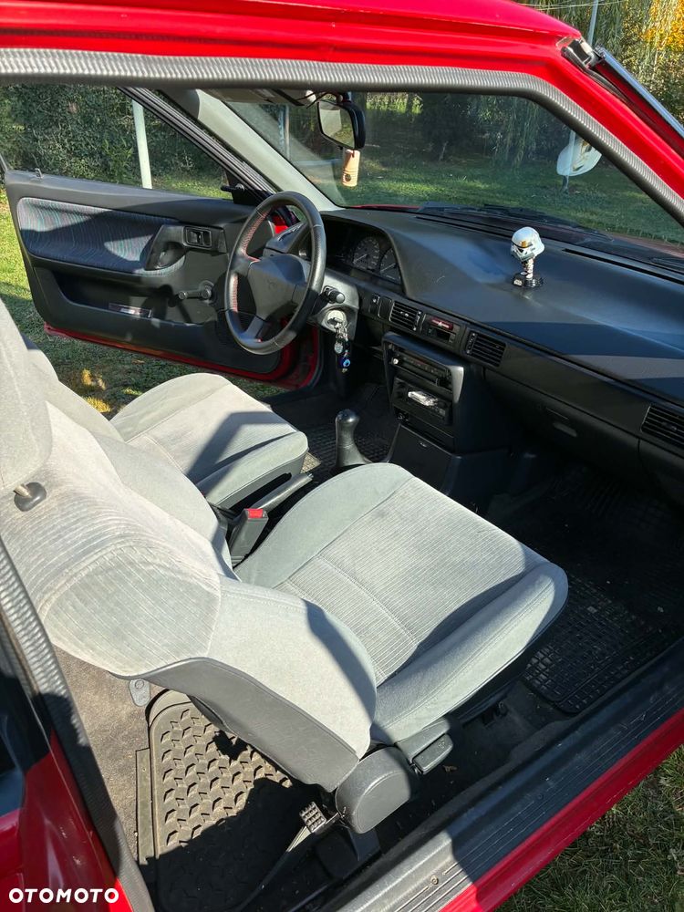 Mazda 323 - 18