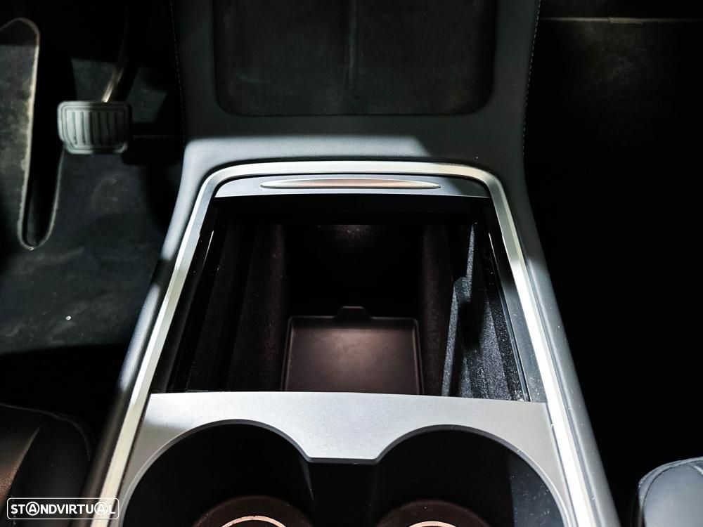 Tesla Model Y Long Range Dual Motor AWD - 35