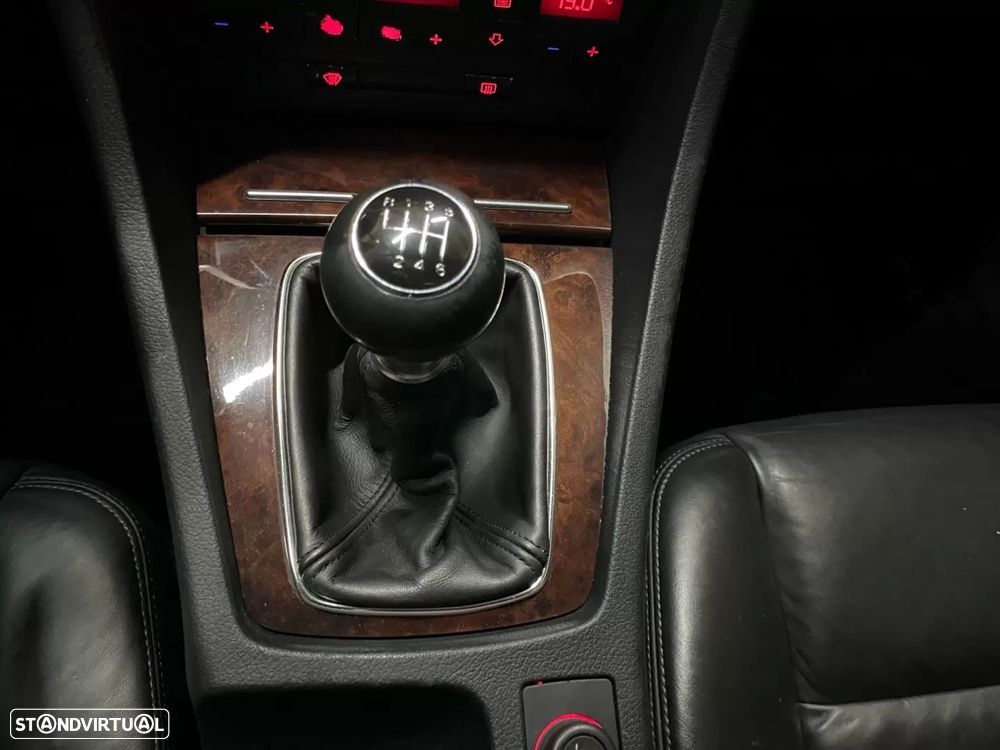 Audi A4 2.0 TDI exclusive - 14