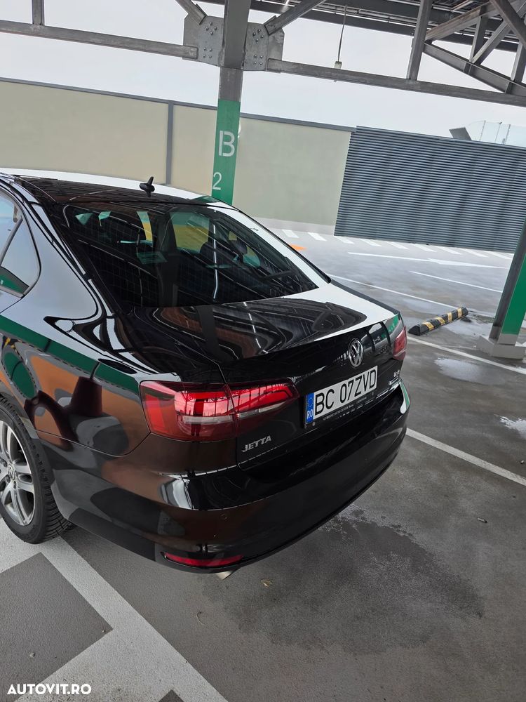 Volkswagen Jetta 1.2 TSI Comfortline - 11