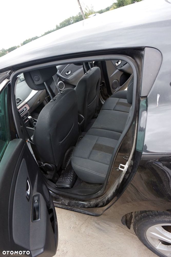 RENAULT MEGANE III PH1 5D HB 2009 NV676 1.9 DCI F9Q870 130KM ND4001 CZARNY na części - 16