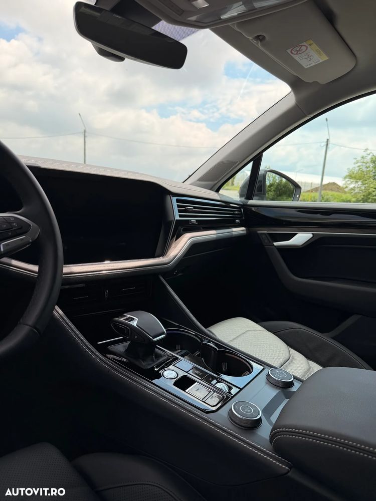 Volkswagen Touareg V6 TDI 4MOTION Elegance - 17