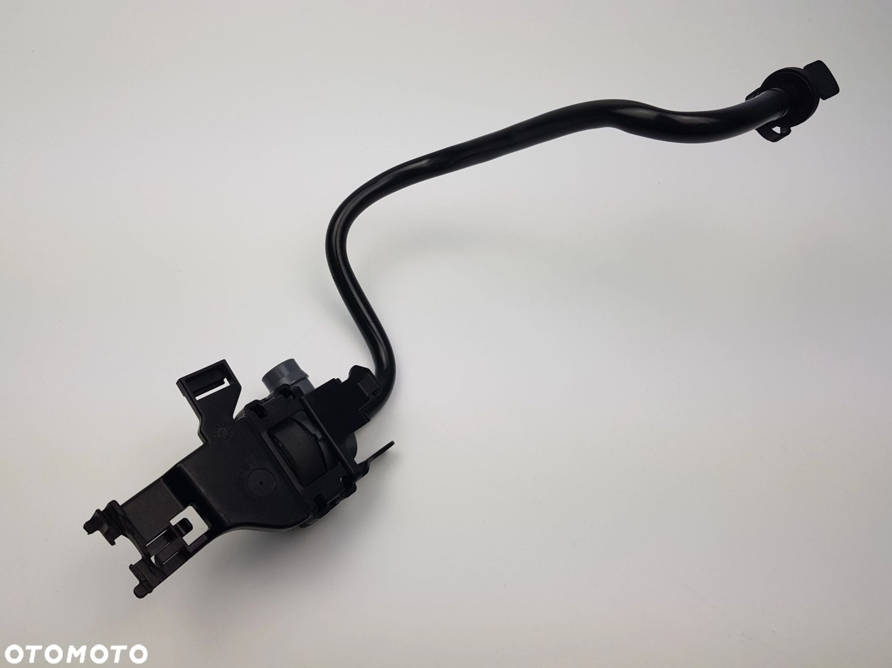 Zawór odpowietrzający zbiornika paliwa BMW X5 G05 G30 N63 4.4 V8 8601847 - 5