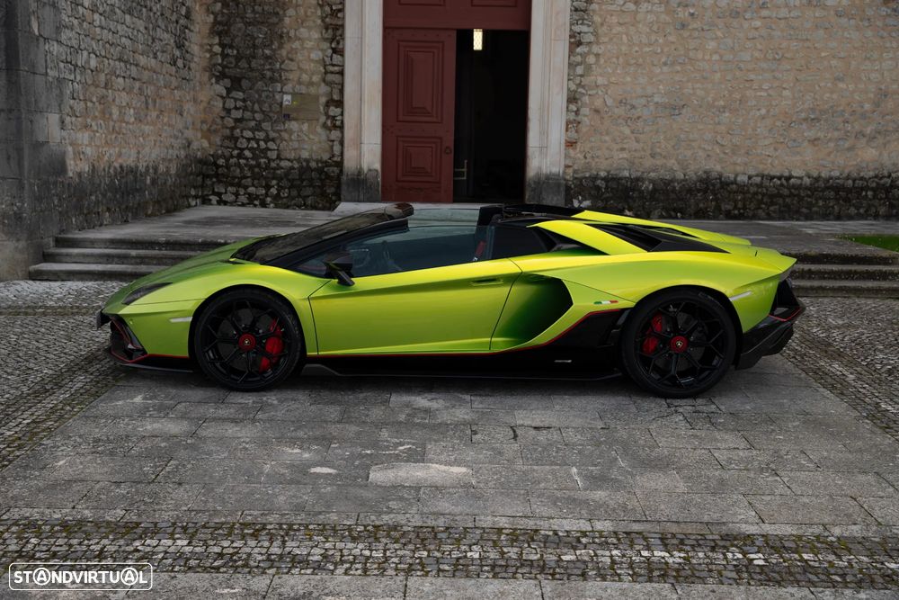 Lamborghini Aventador LP780-4 Ultimae Roadster - 16
