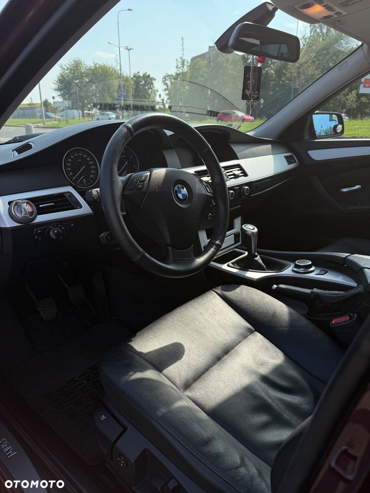 BMW Seria 5 525d - 9