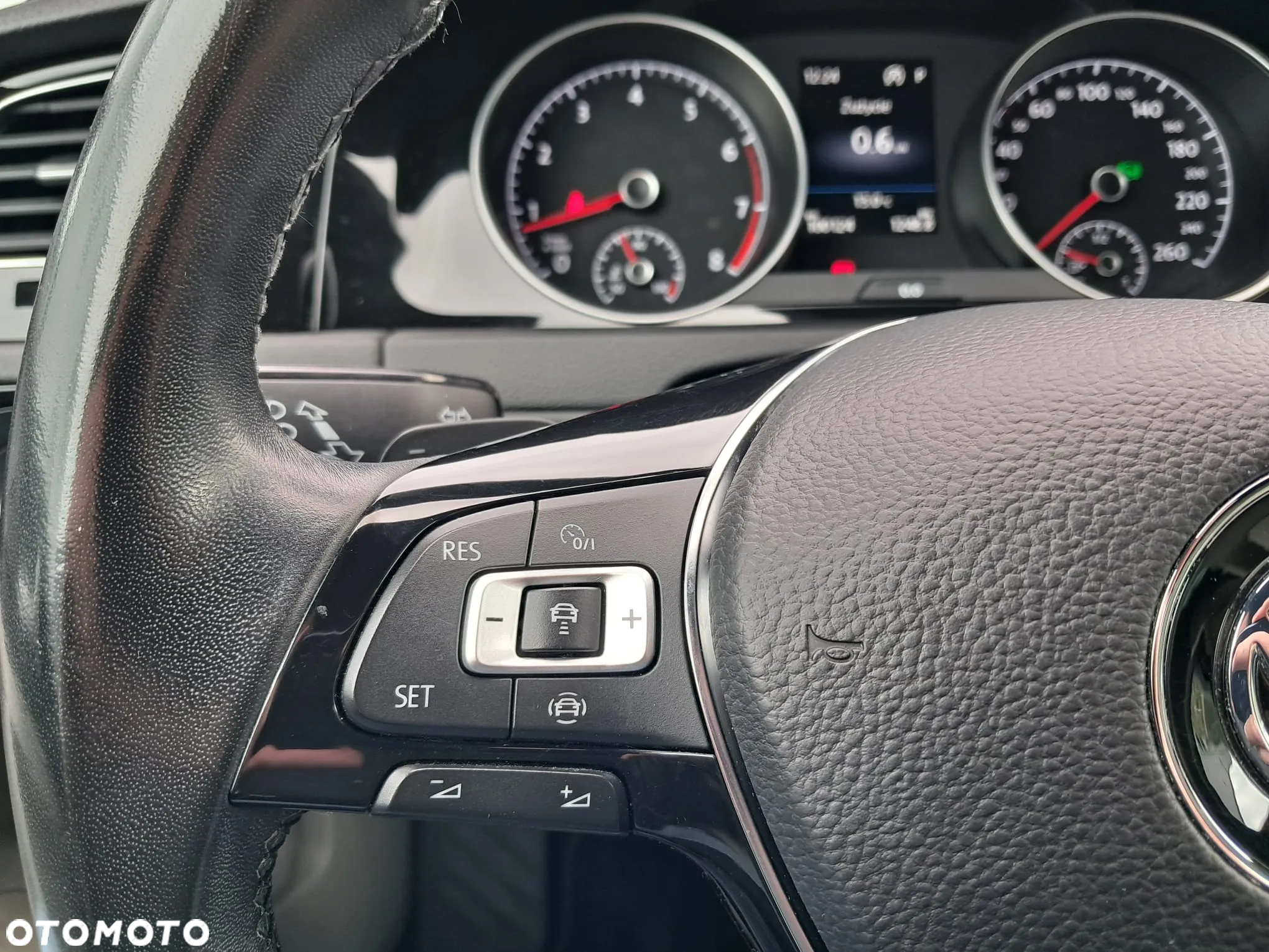 Volkswagen Golf VII 1.5 TSI BMT Evo Highline DSG - 29