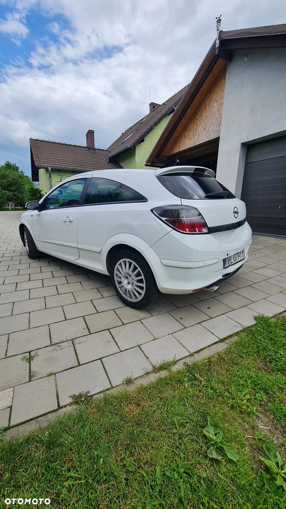 Opel Astra 2.0 Turbo Cosmo - 5