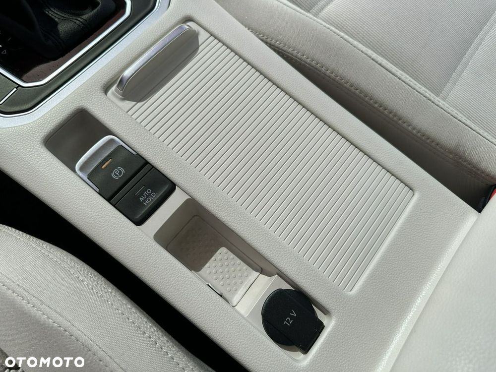 Volkswagen Passat Variant - 32