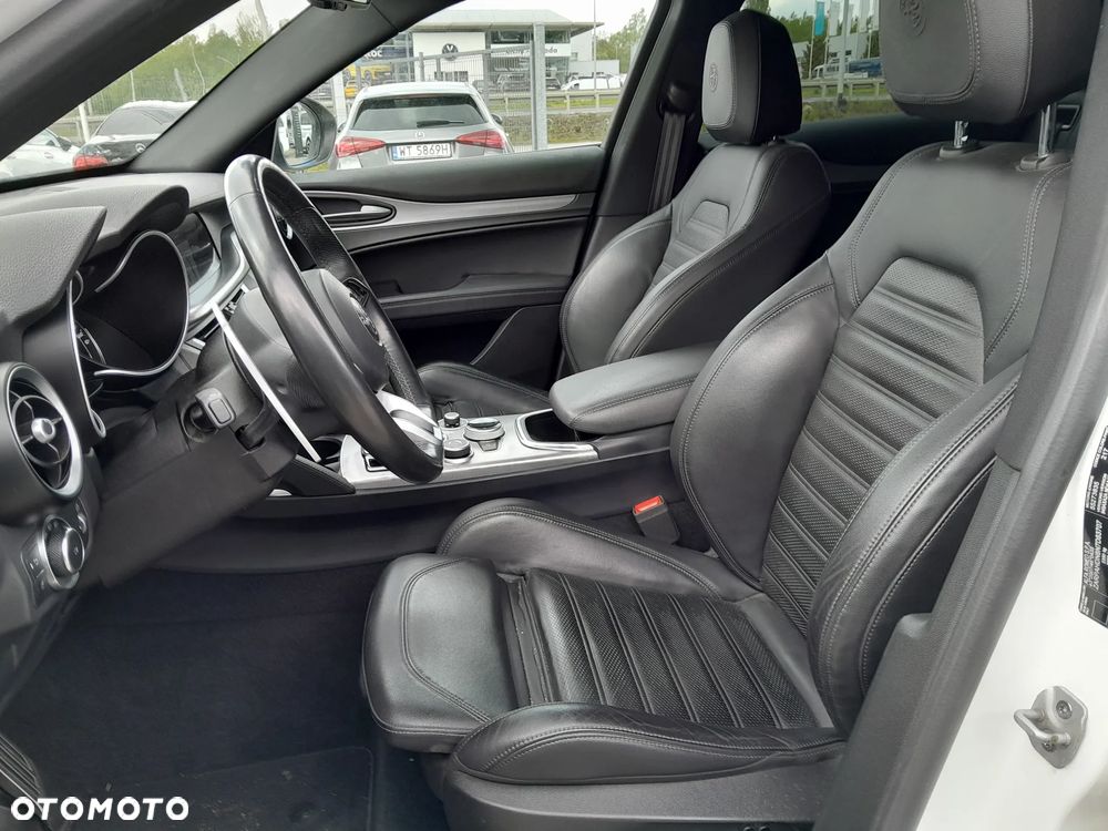 Alfa Romeo Stelvio 2.0 Turbo Veloce Q4 - 10