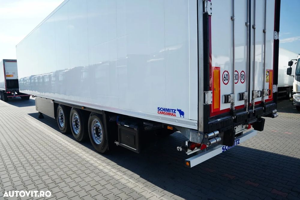 Schmitz Cargobull / REFRIGERAT / CU CÂRLIG / THERMO KING SLXI 400 / TRANSPALET / AXĂ DE RIDICARE / - 11