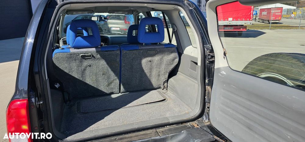 Suzuki Grand Vitara 2.0 Comfort Style - 10