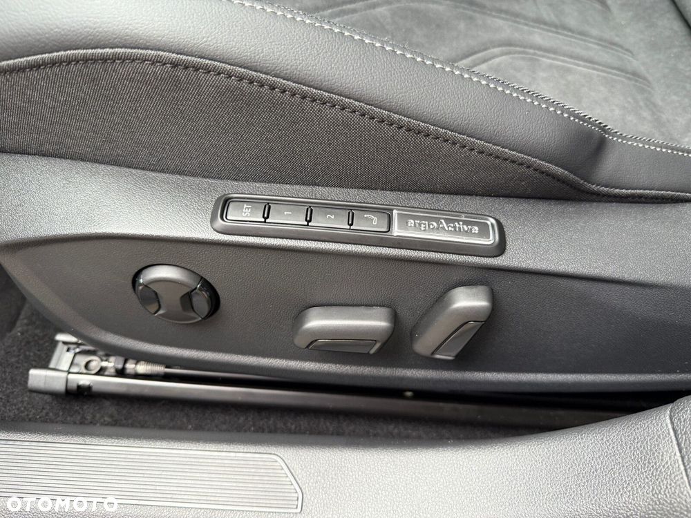 Volkswagen Golf - 14