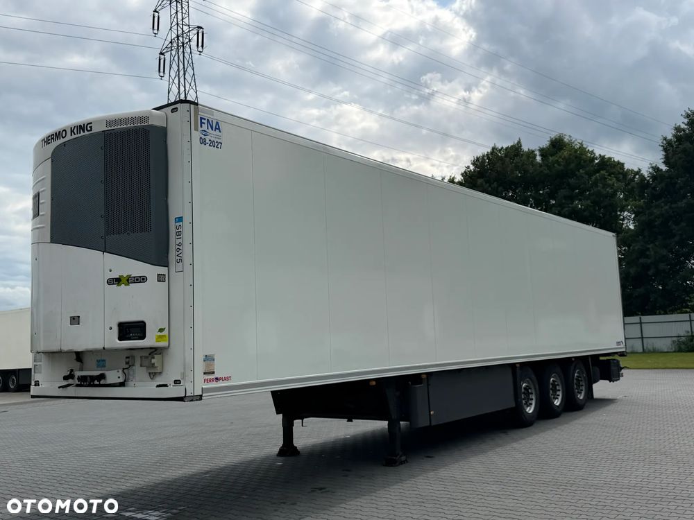 Schmitz Cargobull SKO 24 - 1