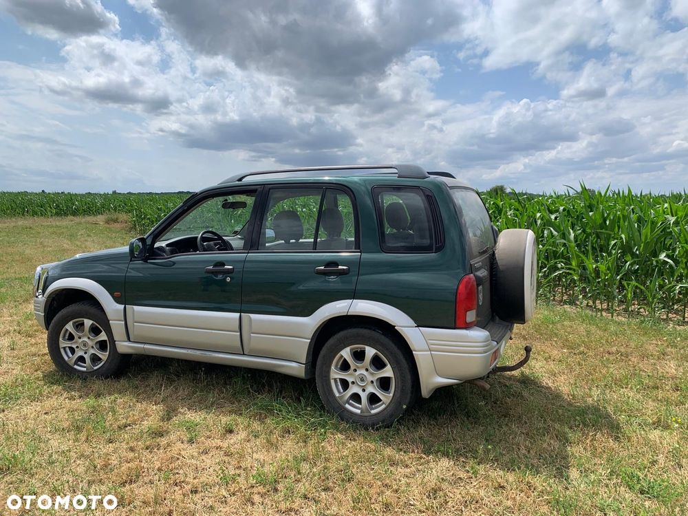 Suzuki Grand Vitara 2.5 V6 - 5