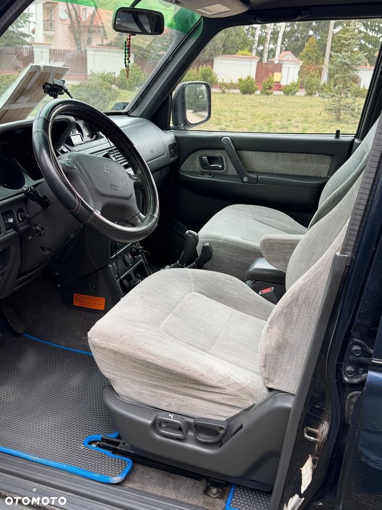 Mitsubishi Pajero - 5