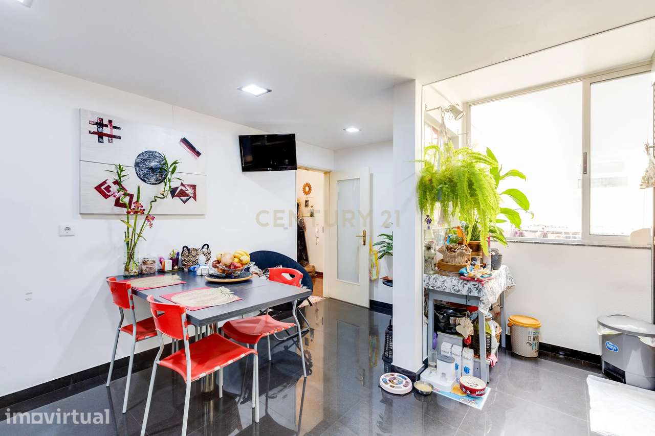 Apartamento T3, sem elevador, arrumo no sótão e garagem fechada, em Po - Grande imagem: 4/35