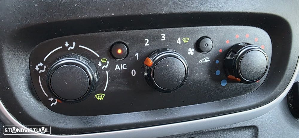 Renault TRAFIC 1.6 BITURBO - 12