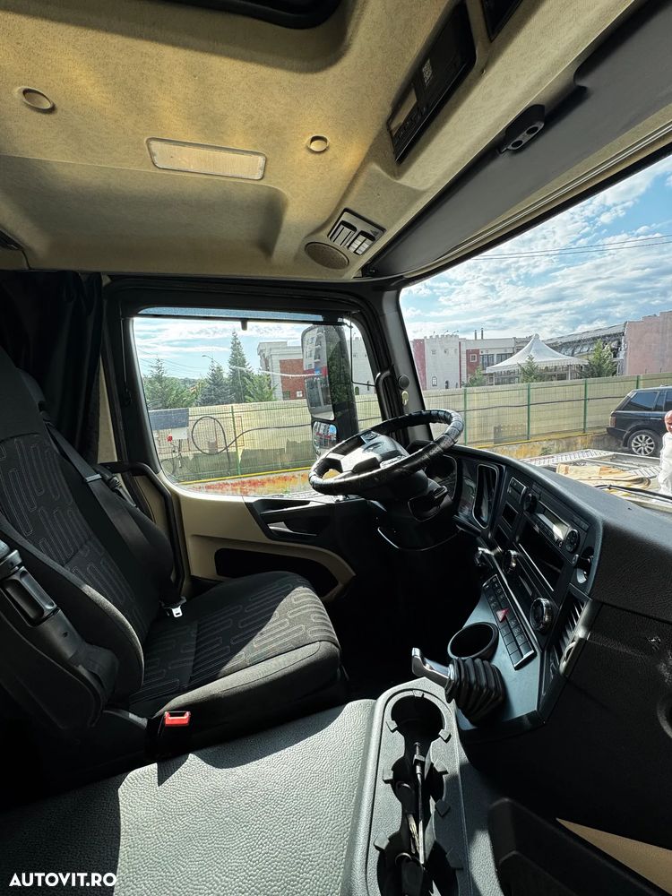 Mercedes-Benz Actros - 9