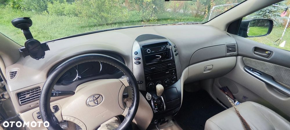 Toyota Sienna - 9