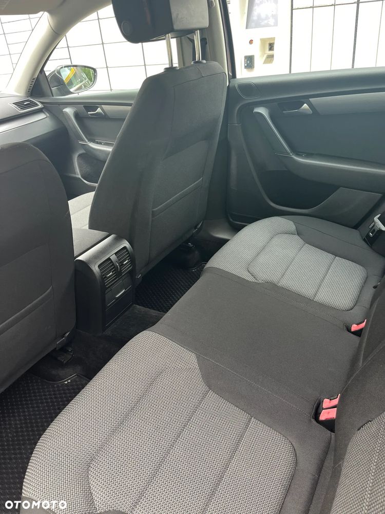 Volkswagen Passat - 5