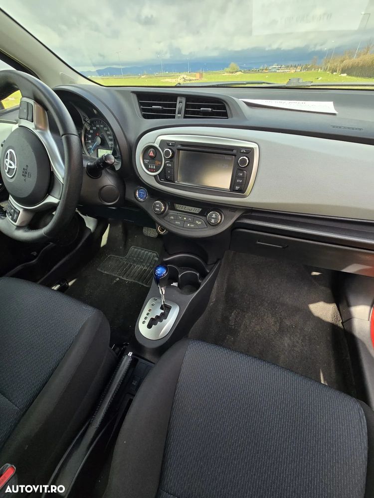 Toyota Yaris 1.5 VVT-i HSD Luna - 6