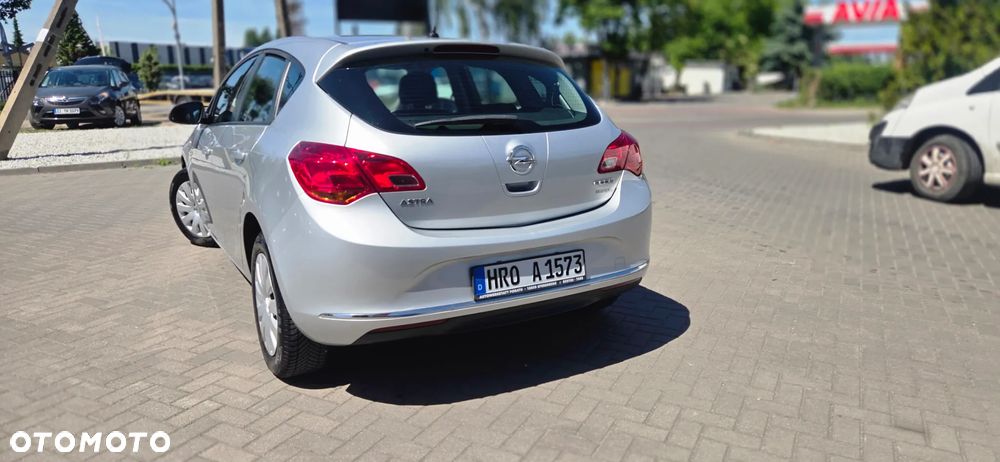 Opel Astra 1.4 111 - 11