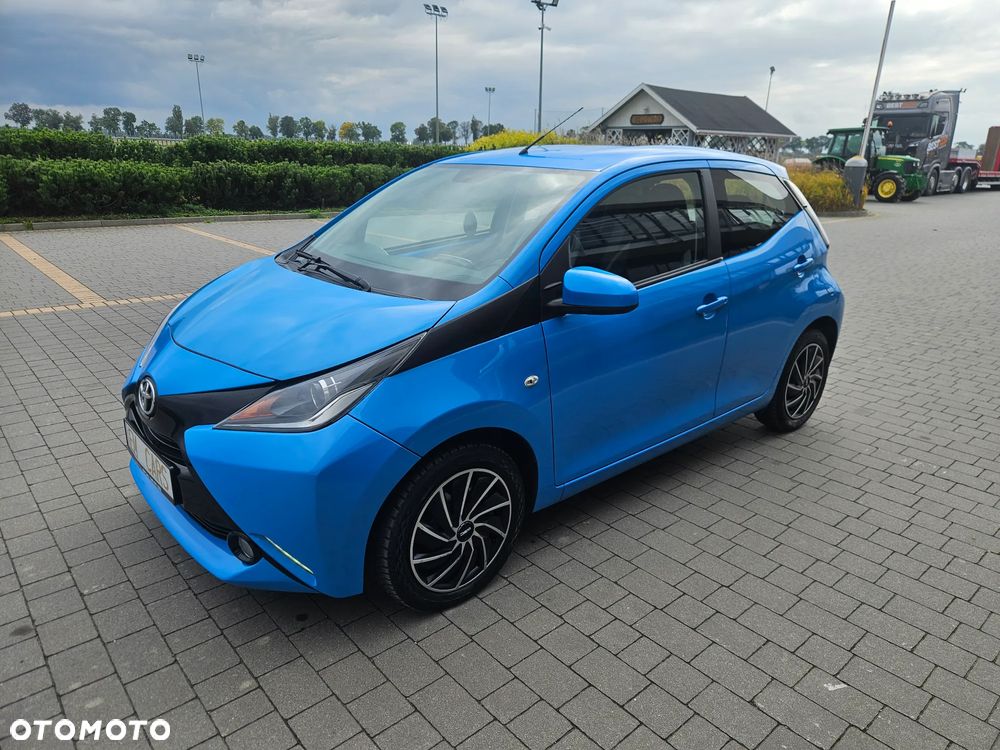 Toyota Aygo x-play - 25