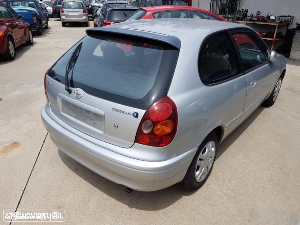 Toyota Corolla 2001 para peças - 2