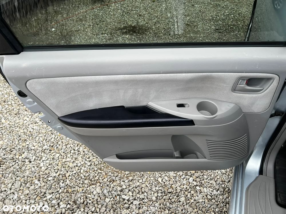 Mitsubishi Grandis 2.4 Intense - 24