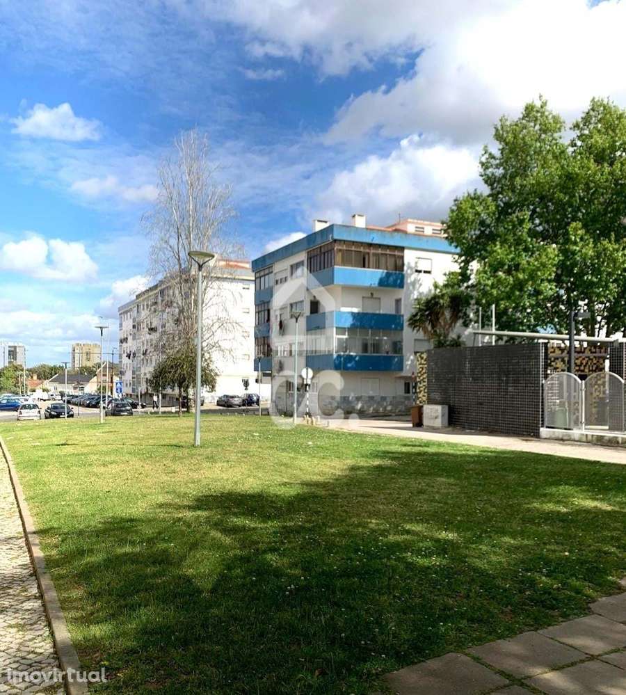 Apartamento T2 remodelado, perto da Baía Seixal - Grande imagem: 3/30