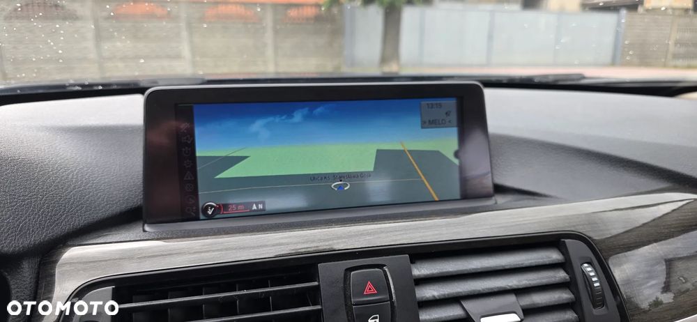 BMW Seria 3 320i Luxury Line - 16
