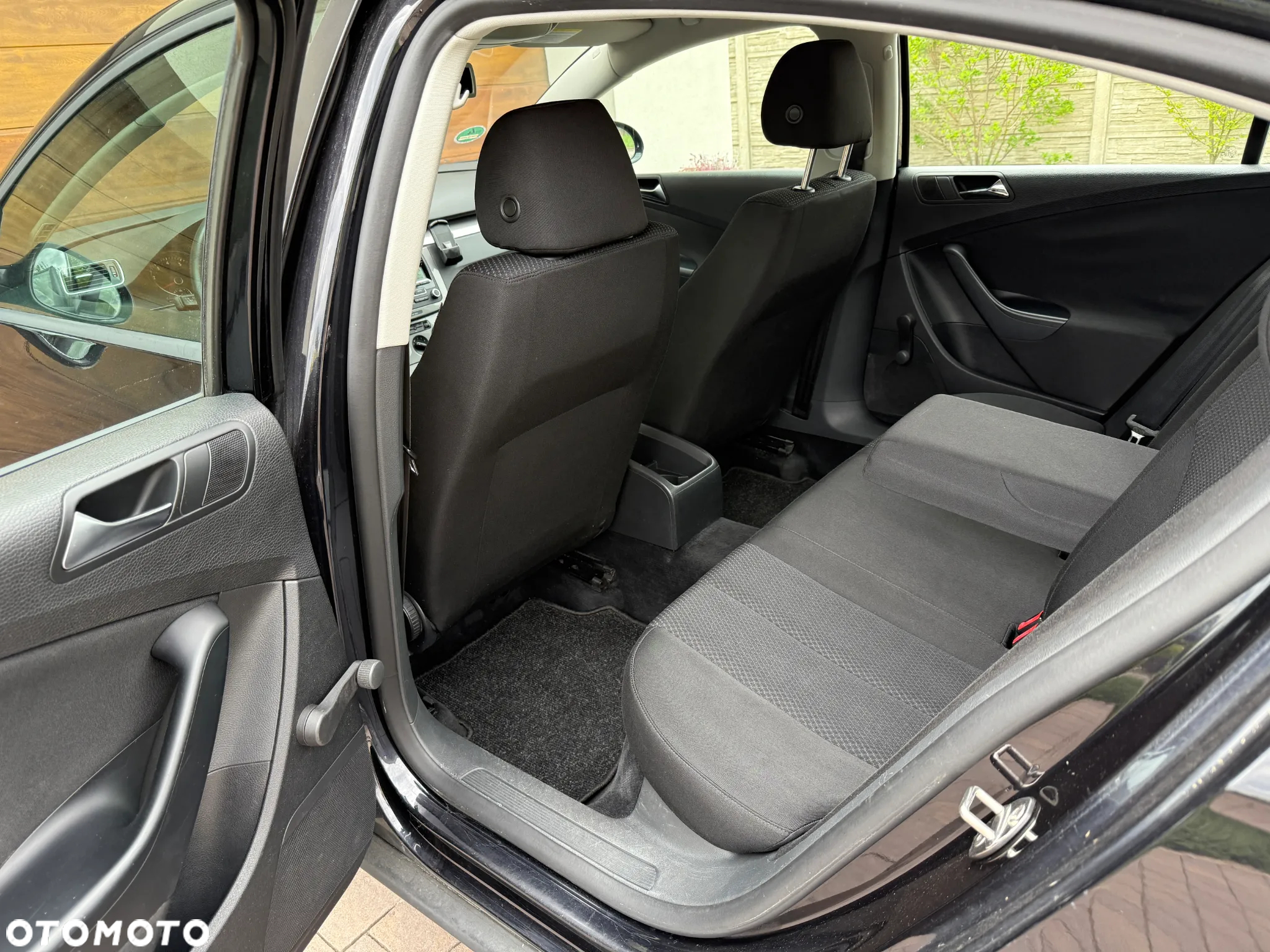 Volkswagen Passat - 11