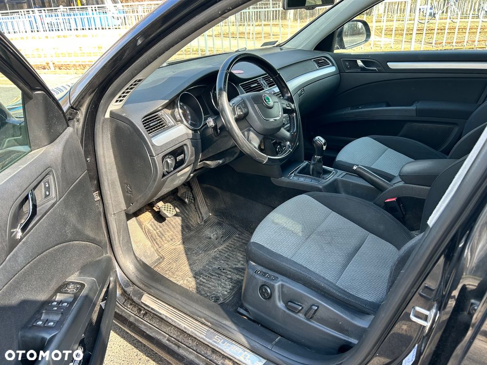 Skoda Superb 2.0 TDI Exclusive - 24