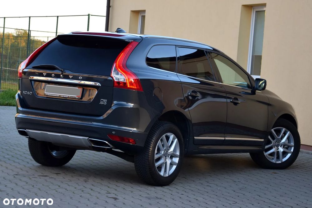 Volvo XC 60 D5 AWD Geartronic Momentum - 6