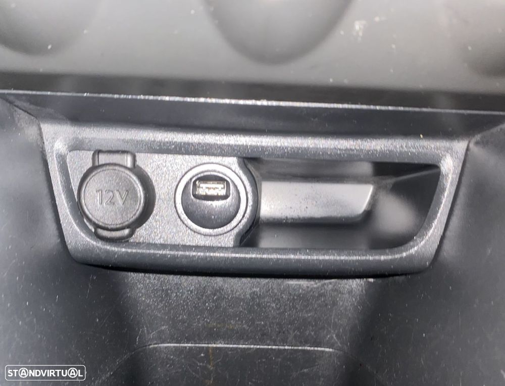 Peugeot 2008 1.5 BlueHDi Style - 23