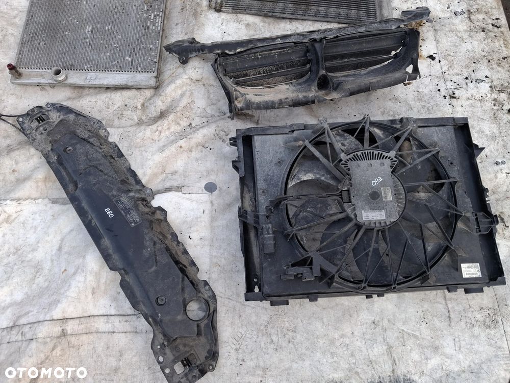 BMW 5 E60 E61 E63 E64-- 4,4 V8 Pas przedni wzmocnienie czołowe zderzaka 51647033741  11267310  Wentylator silnika chłodnicy moduł sterownik TEMIC 6732690186102  75789022 Chłodnica wody BEHR 1711750797207 Chłodnica klimatyzacji kierownica powietrza - 3