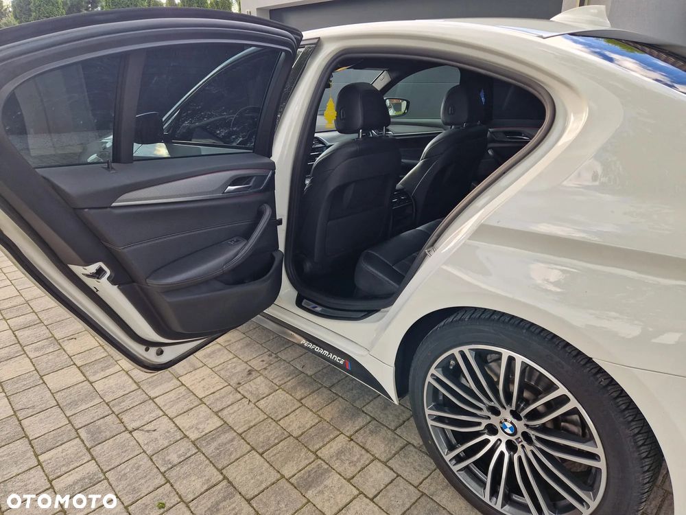 BMW Seria 5 530i xDrive M Sport Edition - 14