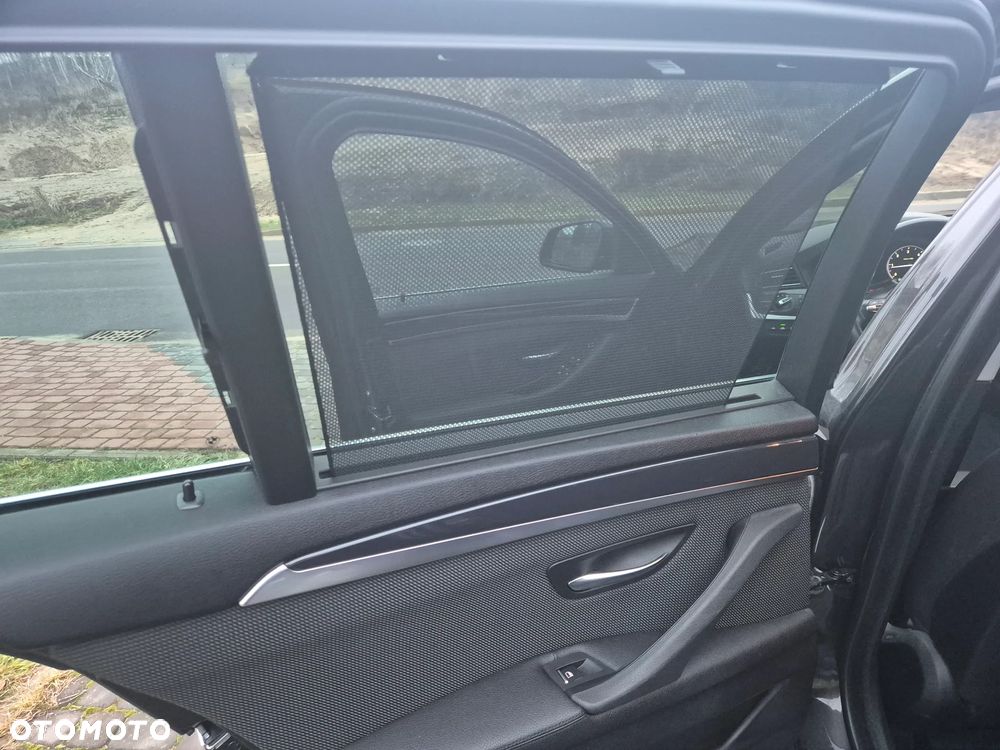 BMW Seria 5 525d xDrive Sport-Aut - 19