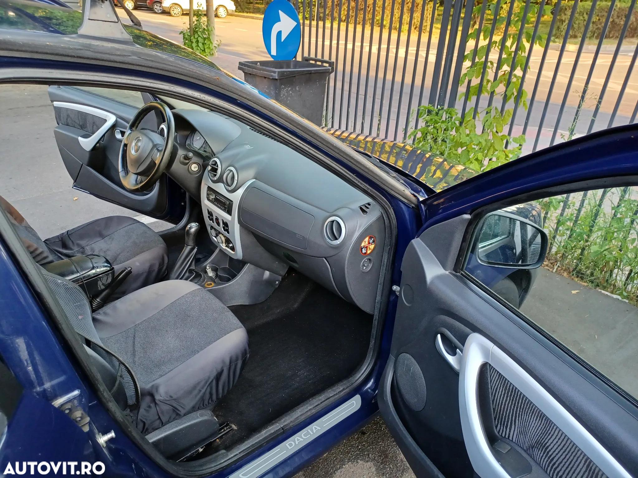Dacia Logan 1.2 16V Laureate - 9