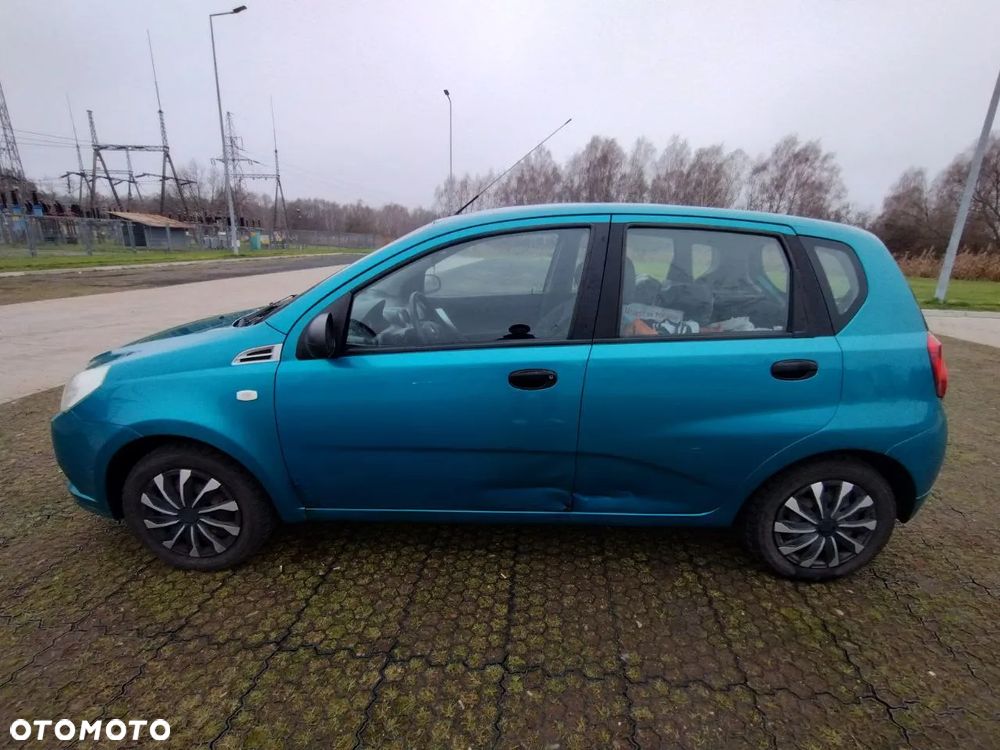 Chevrolet Aveo 1.2 16V Base - 3