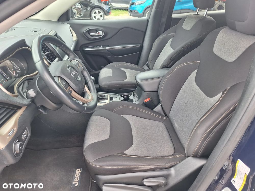 Jeep Cherokee - 15
