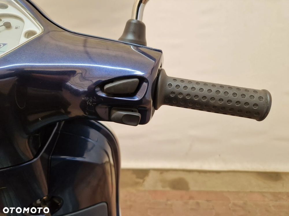Piaggio Vespa - 28
