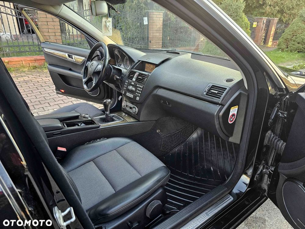 Mercedes-Benz Klasa C 180 Kompressor Avantgarde - 26