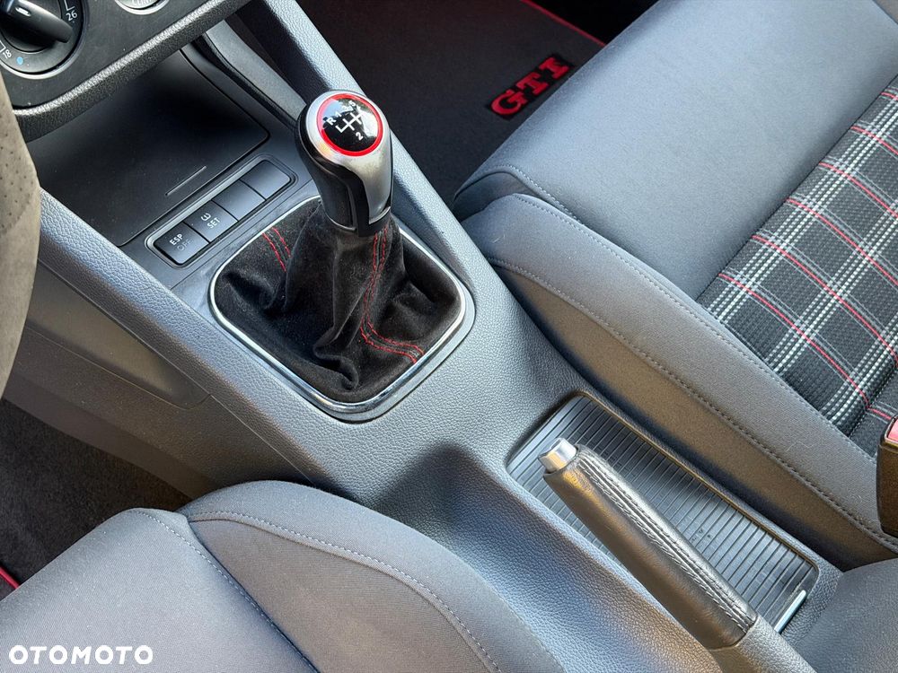 Volkswagen Golf 2.0 GTI - 26