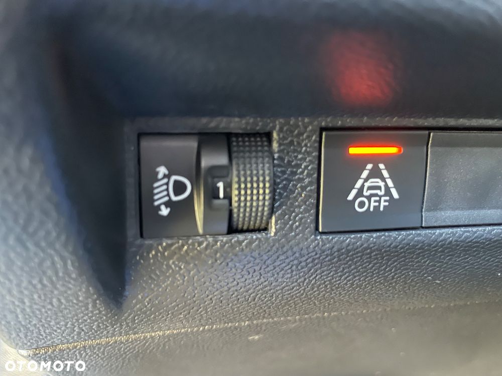 Peugeot 2008 1.5 BlueHDi Allure S&S EAT8 - 11