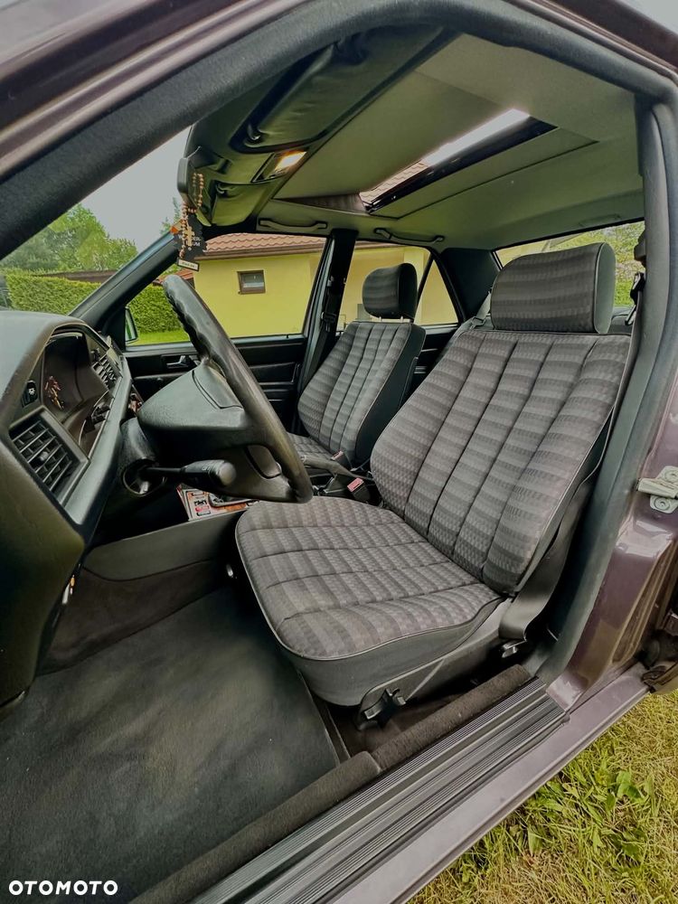 Mercedes-Benz W201 (190) - 6