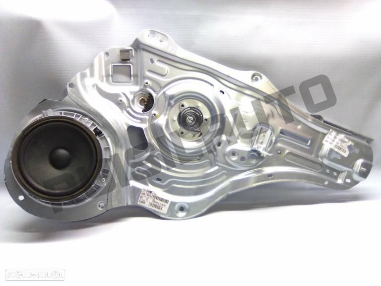 Estrutura De Elevador Frente Direito Elétrico  Kia Sportage Iii - 1