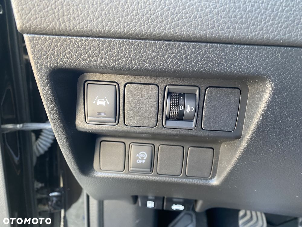 Nissan Qashqai 1.3 DIG-T N-Connecta - 23